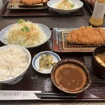 とんかつ 濵かつ イオンモール筑紫野店 - ロースカツ定食、麦めし大盛、赤味噌、千切りキャベツ、漬物