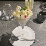 焼肉 思食 - デザート:ラフランスのパフェ:他では味わえないので◎