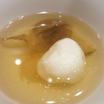 趙楊 - 鯛のすり身団子とキヌガサタケ卵のスープ