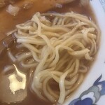 壱番館 - 麺は細麺、ストレート