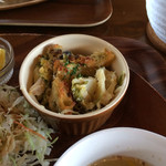 カフェ simme - 選べるお惣菜（伊勢志摩産あおさ 入り オーガニックマカロニ の 豆乳ベジグラタン）