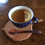 カフェ simme - ホット レモンジンジャーティー （定食にセットで ¥210）