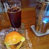 ジオカフェ ジオショップ - チキンカツバーガー アイスコーヒー