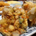 茶又 - 野菜かき揚げは巨大です　新生児の頭くらい