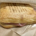 パニーノ専門店 ポルトパニーノ - ハム各種(生ハム)とバターの9。
