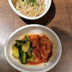 ヤマダモンゴル 千葉津田沼店 - もやしナムルとキムチ