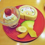 フルーツパーラー キムラ - 料理写真:エヴリィロールケーキセット