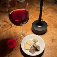 カルネジーオ イースト - 