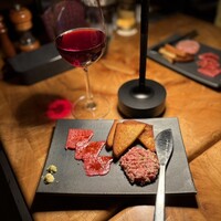 カルネジーオ イースト - 