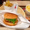 フレッシュネスバーガー 三軒茶屋店