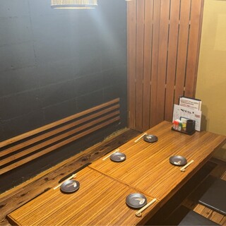 4名・6名・16名の個室を完備◆懐かしさを感じる店内。貸切可
