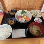 Kaizokutei - お刺身定食