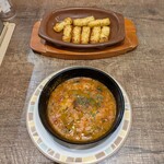 サイゼリヤ 池田IKEDIA店 - 注文③:田舎風ミネストローネ---税込300円⇨野菜をふんだんに使ったイタリア家庭の素朴な味わい！　/　注文④:ポテトのグリル---税込300円⇨最高品質のオリーブオイルで香ばしく焼き上げられました！