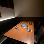 焼肉ホルモンうしごろ - 個室