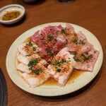 焼肉ホルモンうしごろ - 