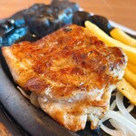 ブロンコビリー - 料理写真:チキンステーキ 1056円