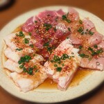 焼肉ホルモンうしごろ - 