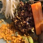 CURRY&NOBLE強い女 - ポークビンダルカレーと副菜①