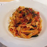 イタリア食堂 MARIA - 豚肩ロースと緑野菜のトマトソース生パスタ