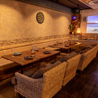 全席ソファ席♪居心地良い空間はデートや女子会でも使い勝手◎