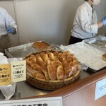 塩パン屋 パン・メゾン - 塩パン　焼き上がり
