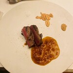 銀座あしべ - メイン肉料理　熟成のヒレで、お肉の味が濃くかつやわらかい。