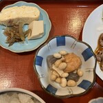 洋食やなぎ  - オカズ多いで