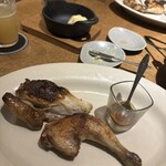 SMOKE DOOR - 48時間調理したチキンの薪焼き