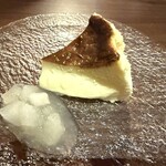 上六ワイン - 【 バスクチーズケーキ 】