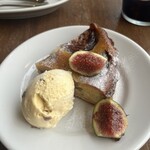 TRATTORIA L’abbuffata - いちじくのタルトとラムレーズンのジェラート