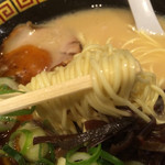かどやらーめん - 麺アップ