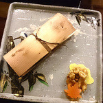 松幸 - 「旬魚の杉板焼き」。この日一番だと思った一品。驚きの美味しさでした。