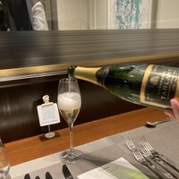 イリエスケープ - 乾杯のシャンパングラスの中では
                      【ありがとう】の気持ちがキラキラと弾けています♡♡