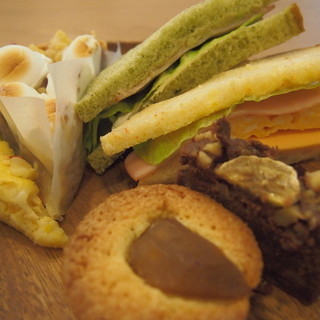 やさいパンのみせ まちのカフェVIVO_1