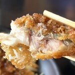 金谷食堂 - 身はふっくら♪脂がジワ〜