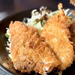 金谷食堂 - 本日の新鮮地魚2種はカレイとサワラ。どちらもうまい