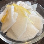 居酒屋燃えた うらめし屋 - 自家製浅漬け