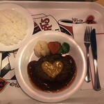 クイーン・オブ・ハートのバンケットホール - 