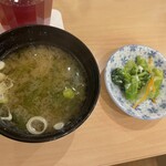 わたり温泉 鳥の海 - あおさの味噌汁、ブロッコリー塩麹漬け、浅漬け