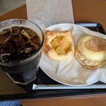 タリーズコーヒー - イングリッシュマフィンツナチーズセット(アイスコーヒーTall)とアップルパイ