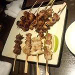 串盛り合わせ 1,814円　※１本食べたあとです(2014.11.29)