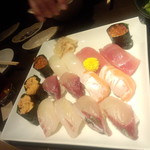 居肴家 一楽 - おまかせ寿司盛合せ(８貫)1,079円×２人前(2014.11.29)