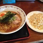 Koumi - 中華そば醤油（700円）+チャーハン＜中＞（480円）