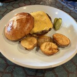 OVERWHELM HAMBURGER & BAR STAND - 