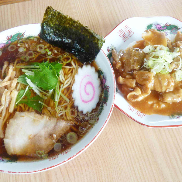 中華そばおつまみ日の出軒 静町店 - 郡山（居酒屋）の写真