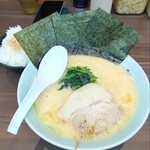 横浜家系ラーメン 魂心家 - 料理写真: