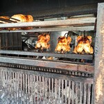 330777174 - 鶏の丸焼き