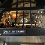 イル グラード - お邪魔な窓越しの店内✨