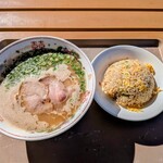 三代目 博多 だるま - 料理写真: