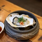 海鮮濱燒酒場 Yaichattei - ■漁師直送 生牡蠣（1個） ¥638